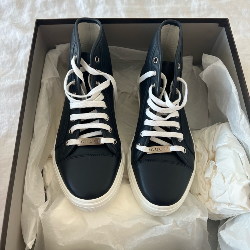 Brand new MEN Gucci sneakers size 6.5 mens, 8.5 - 9 women